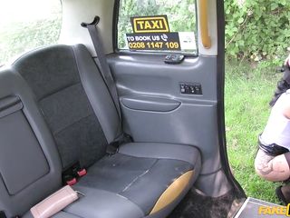 sexy babe gives taxi driver an amazing blowjob